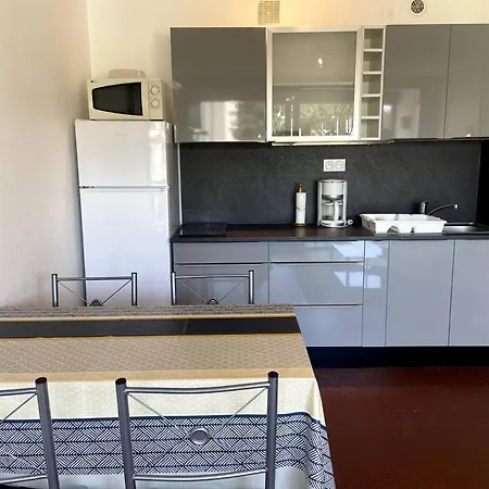 A 2 Pas Du Port * Saint-Cyprien (Pyrenees-Orientales)